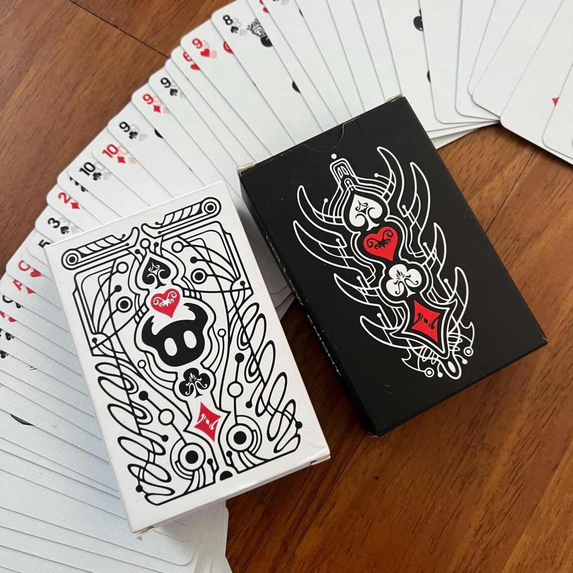 Hollow Knight Standard Poker C - огляд і ціна Board Game Is
